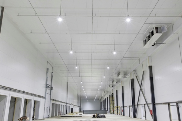 освещение складского комплекса светодиодными светильниками
