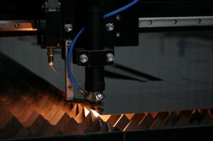 Лазерные станки с волоконным лазером для тонкой нержавейки, электротехнических и оцинкованных сталей