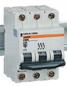 Автоматический выключатель C60LMA