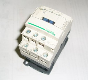 Промежуточное реле Schneider Electric TeSys CAD32F7.