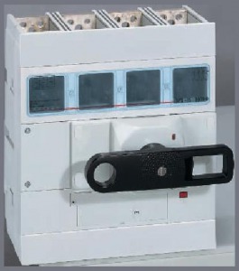 Выключатели-разъединители с видимым разрывом DPX-IS 1600 на токи от 800А до 1600A
