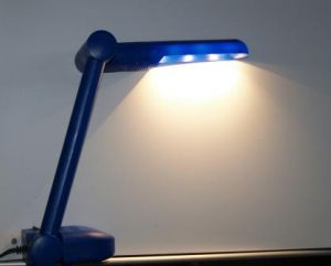 Настольная лампа на светодиодах LED