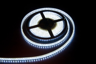 Светодиодная лента LEDcraft SMD 3528 9.6 Ватт на метр 120 диодов на метр IP 68 Холодный белый