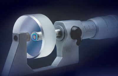 Поверка микрометра: Появление интерференционных колец ("колец Ньютона")