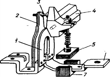 Схема комбинированного (электротеплового и электромагнитного) расцепителя