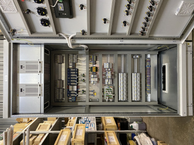 Шкафы с зарядно-питающими устройствами (ЗПУ)