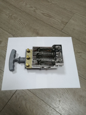 Съёмный блок в сборе на 3 щётки типоразмера 20х32х64