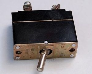 выключатели АЗС-50,  АЗС-30,40	,  АЗС-2, АЗС10-3
