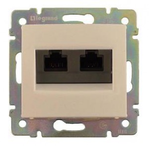 Электроустановочные изделия Legrand серии Valena