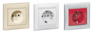 Электроустановочные изделия Legrand серии Valena