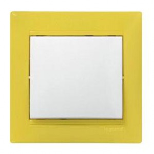 Электроустановочные изделия Legrand серии Valena