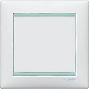 Электроустановочные изделия Legrand серии Valena