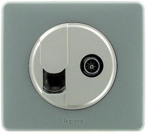 Электроустановочные изделия Legrand серии Celiane