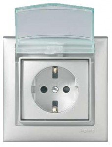 Электроустановочные изделия Legrand серии Valena