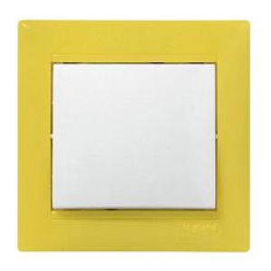 Электроустановочные изделия Legrand серии Valena