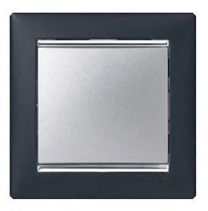 Электроустановочные изделия Legrand серии Valena