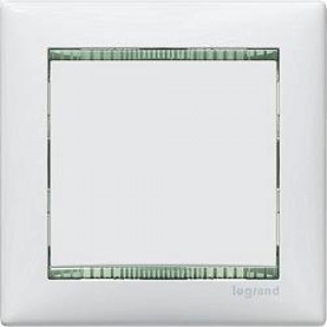 Электроустановочные изделия Legrand серии Valena