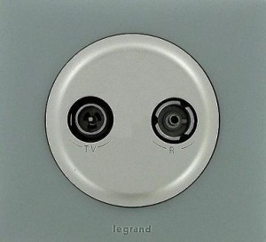 Электроустановочные изделия Legrand серии Celiane