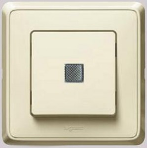 Электроустановочные изделия Legrand серии Cariva