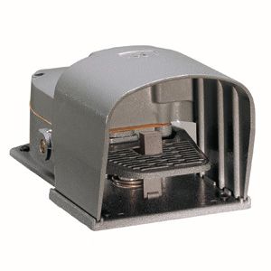 KR1 10 S11 Ножной выключатель с педалью, 1NO+1NC, защит. рычаг, Lovato Electric