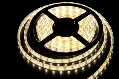 Светодиодная лента LEDcraft SMD 3528 4,8 Ватт на метр 60 диодов на метр IP 68 Теплый белый