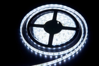 Светодиодная лента LEDcraft SMD 3528 4,8 Ватт на метр 60 диодов на метр IP 68 Холодный белый