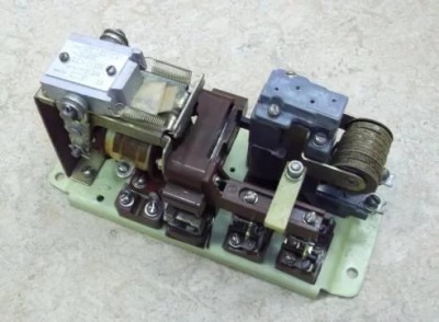 Контактор 	КМ 2444-23 М4 =320/220